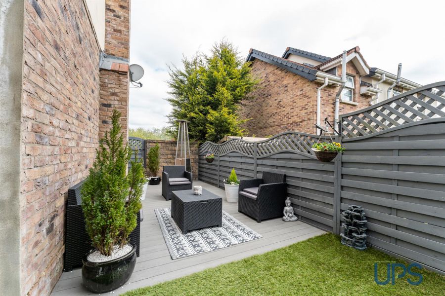 4 Mount Eagles Grove