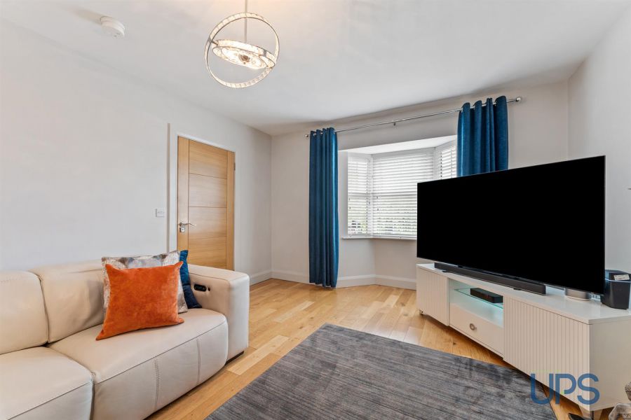 4 Mount Eagles Grove