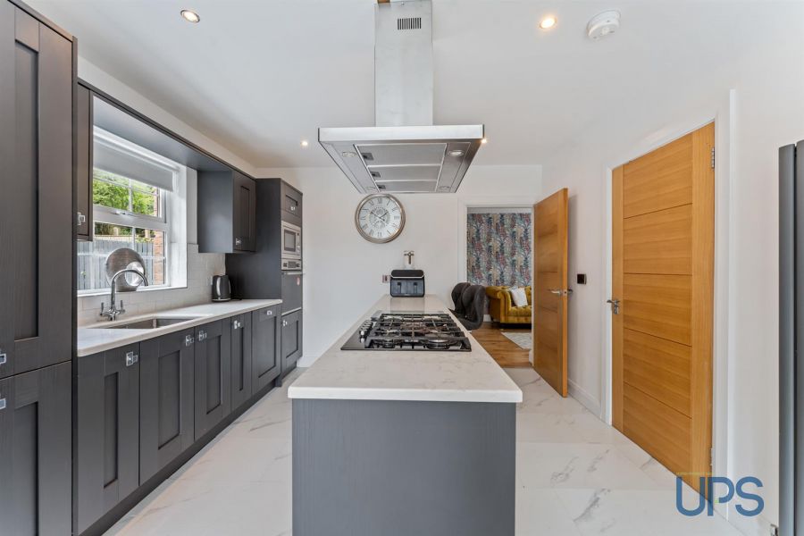 4 Mount Eagles Grove