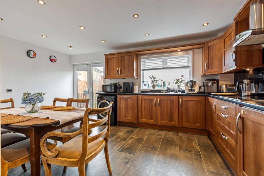 14 Teeling Grove