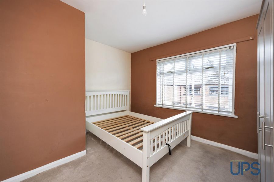 19 Iveagh Crescent