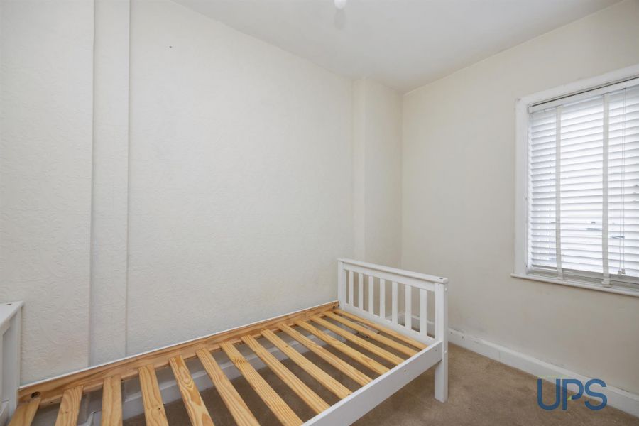 19 Iveagh Crescent