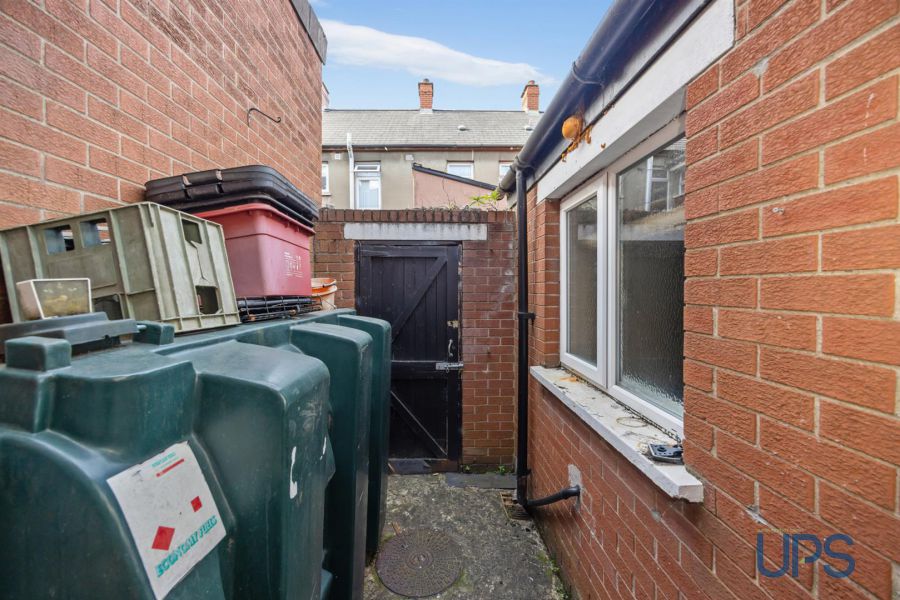 19 Iveagh Crescent