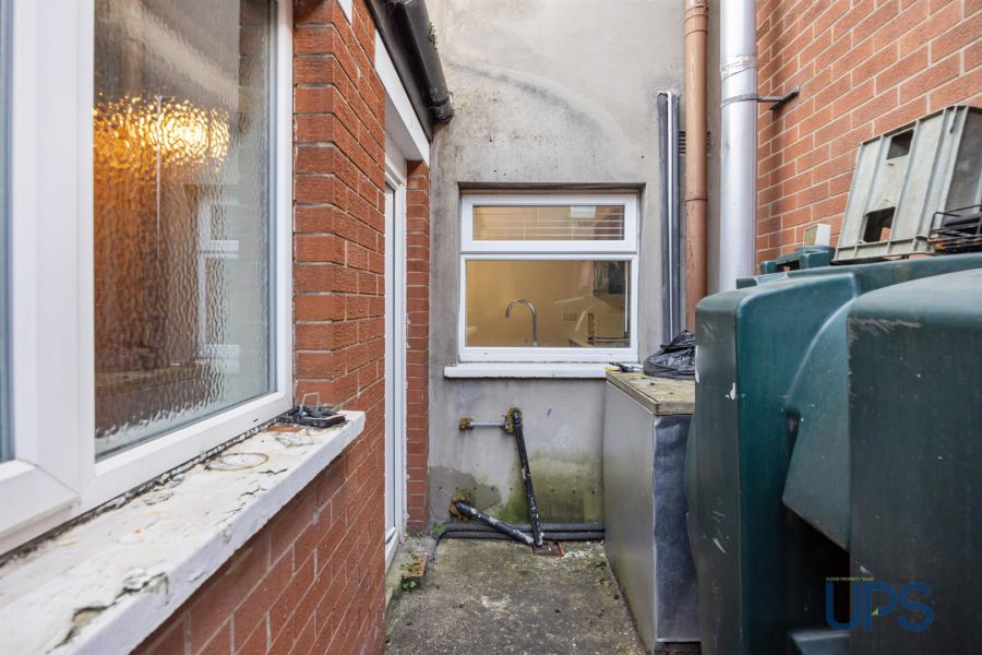 19 Iveagh Crescent