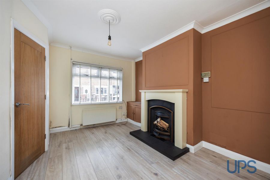19 Iveagh Crescent
