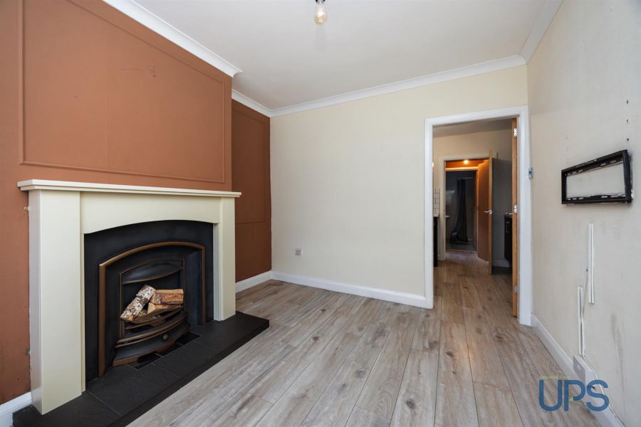 19 Iveagh Crescent