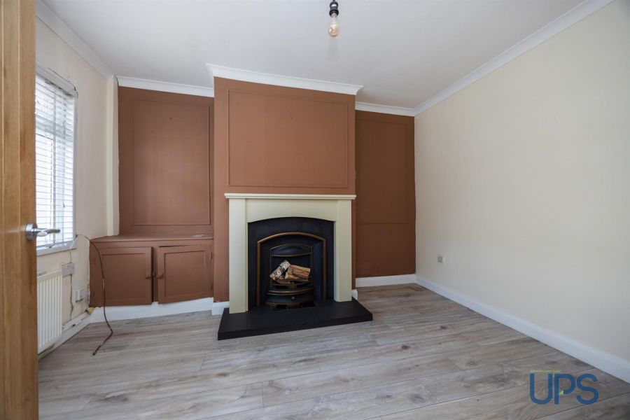 19 Iveagh Crescent