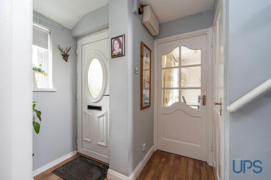 203 Laurelbank