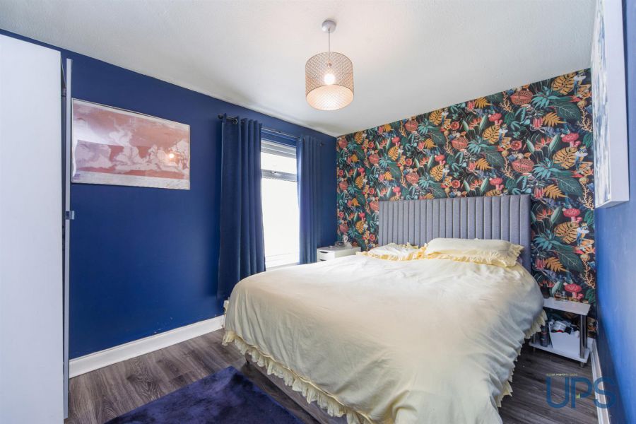 203 Laurelbank