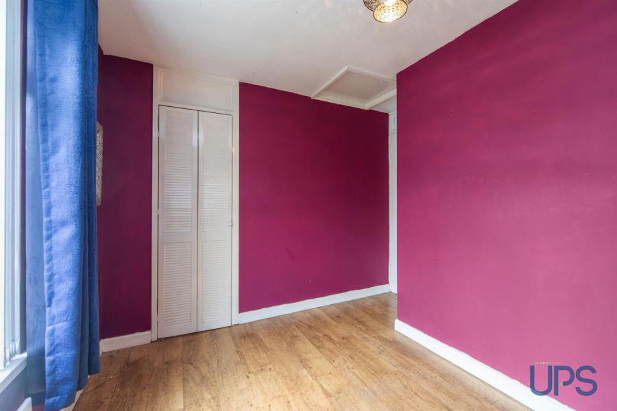 203 Laurelbank