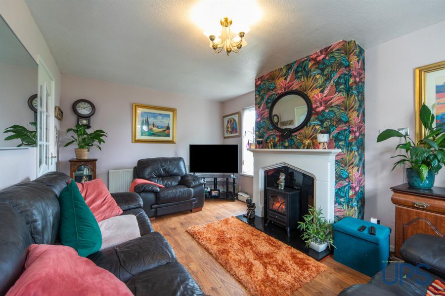 203 Laurelbank
