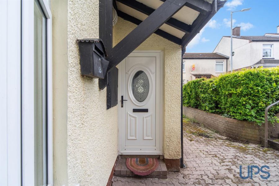 203 Laurelbank