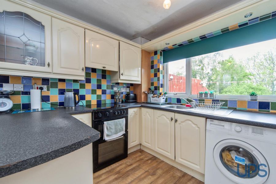 203 Laurelbank