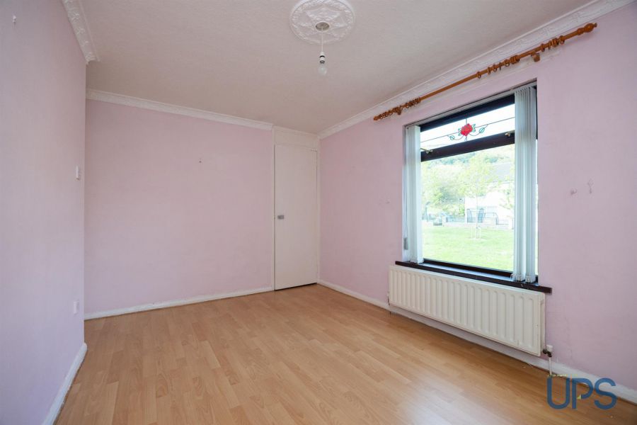 9 Glencolin Close