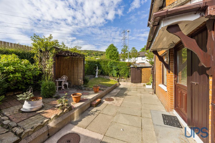 9 Glencolin Close