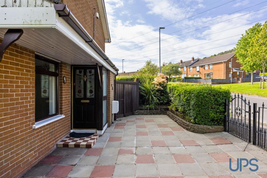 9 Glencolin Close