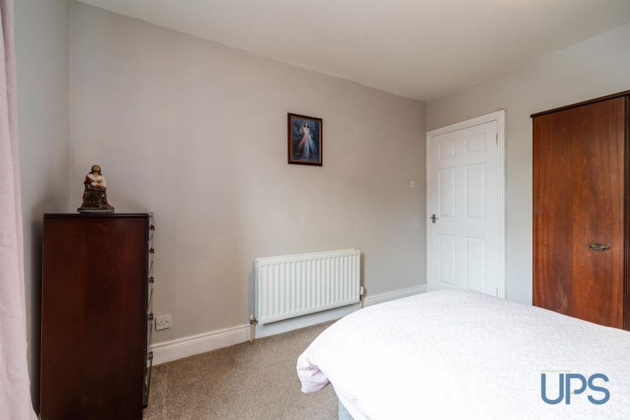 Apt, 76A Glen Road
