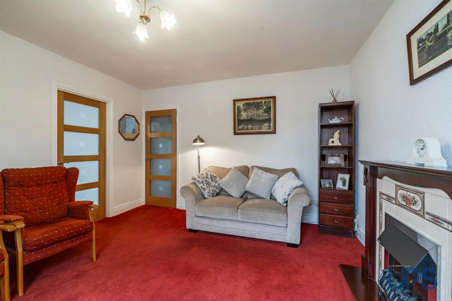 Apt, 76A Glen Road