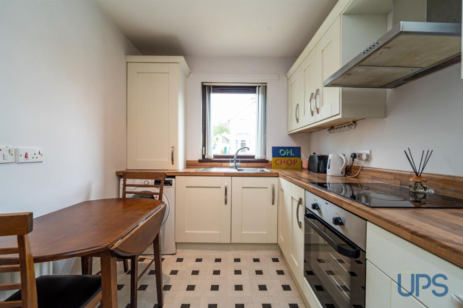 Apt, 76A Glen Road
