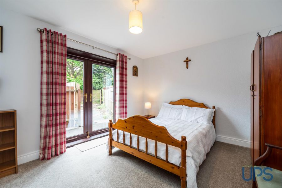 Apt, 76A Glen Road