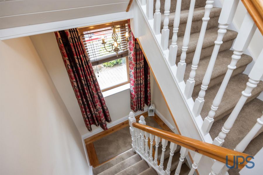 18B Glen Road