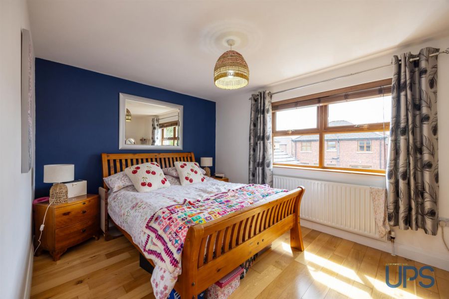 18B Glen Road
