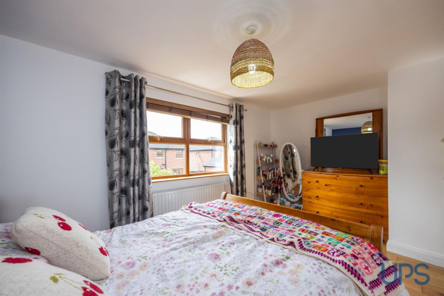 18B Glen Road