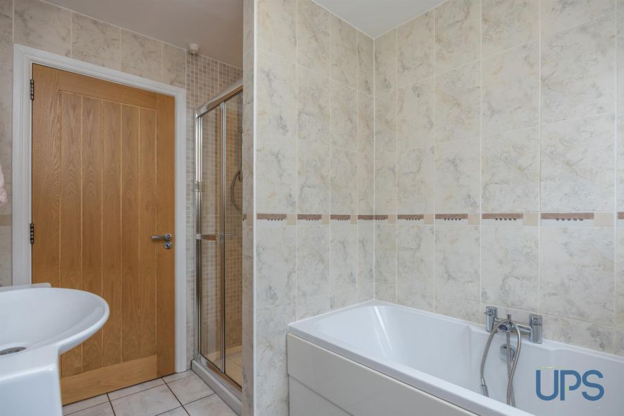 18B Glen Road