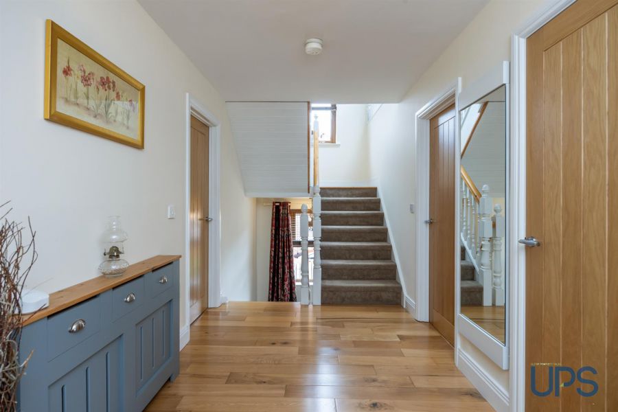 18B Glen Road