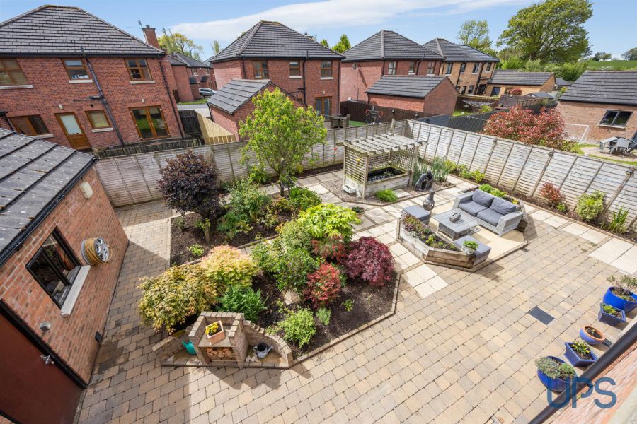 18B Glen Road