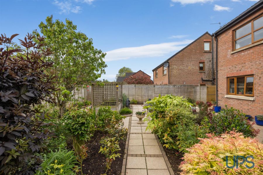 18B Glen Road