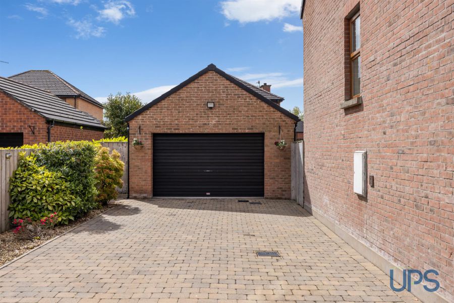 18B Glen Road