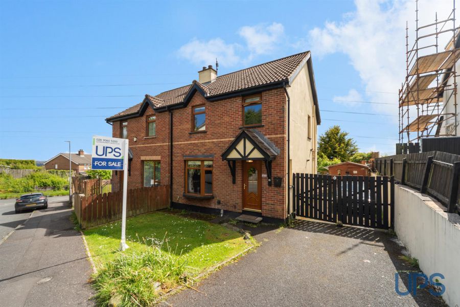 4 Meadowhill Grange