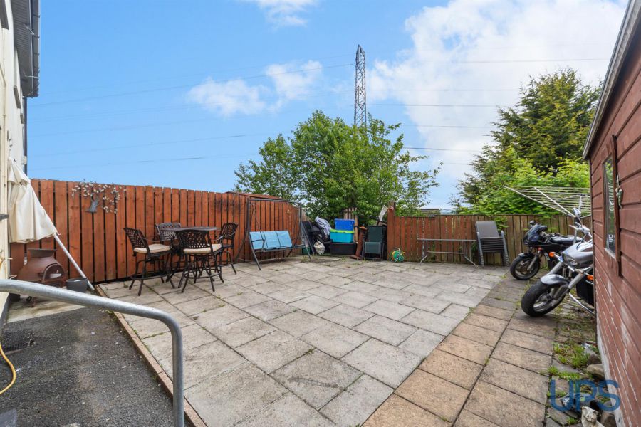 4 Meadowhill Grange