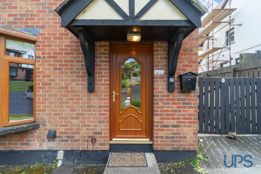 4 Meadowhill Grange