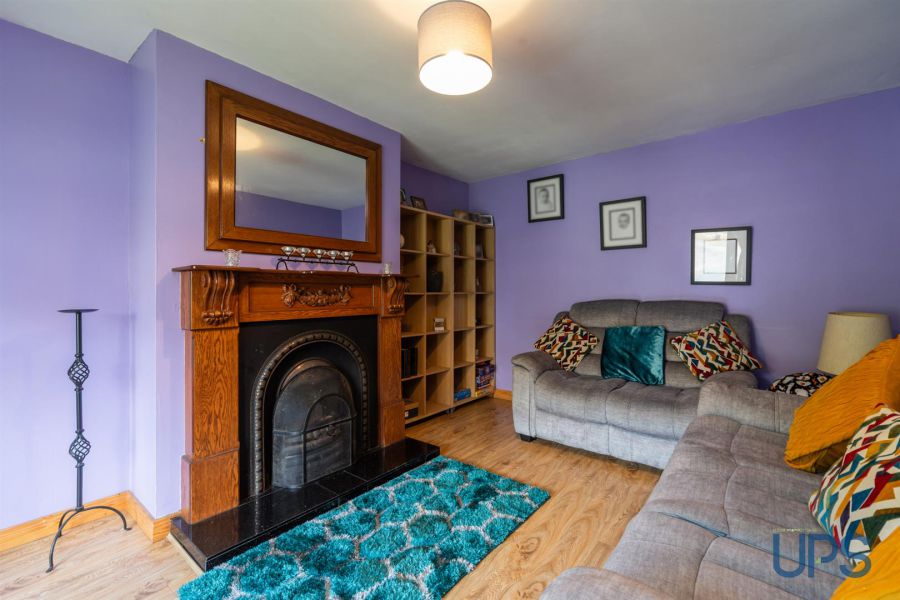 4 Meadowhill Grange