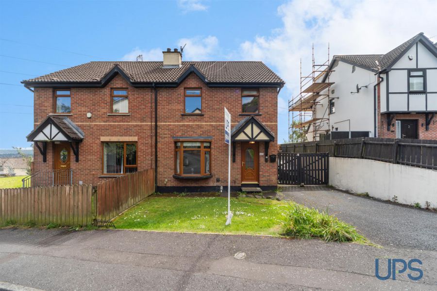 4 Meadowhill Grange
