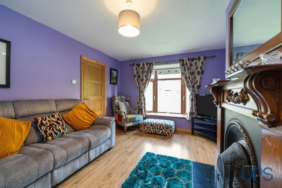 4 Meadowhill Grange