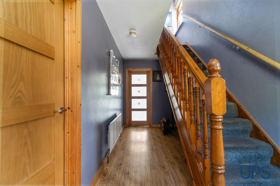 4 Meadowhill Grange