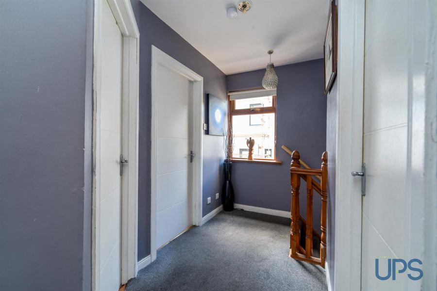 4 Meadowhill Grange