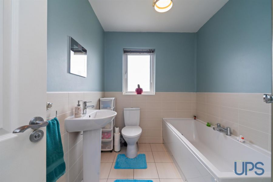 21 Lagmore View Way