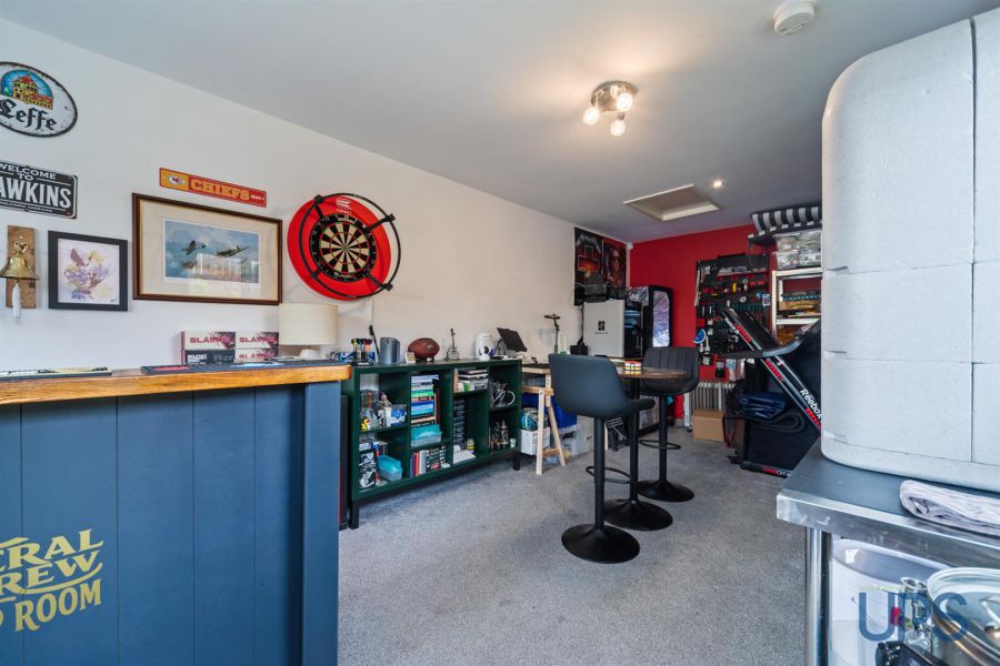 21 Lagmore View Way