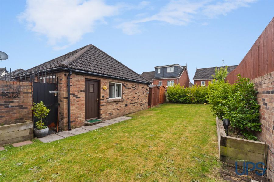 21 Lagmore View Way