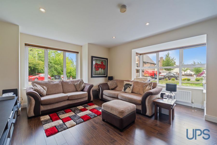 21 Lagmore View Way