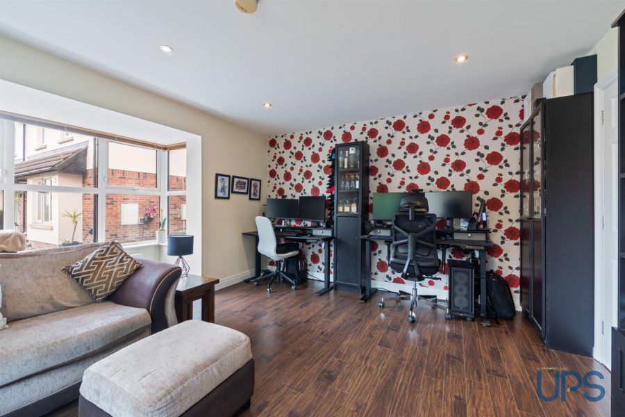 21 Lagmore View Way
