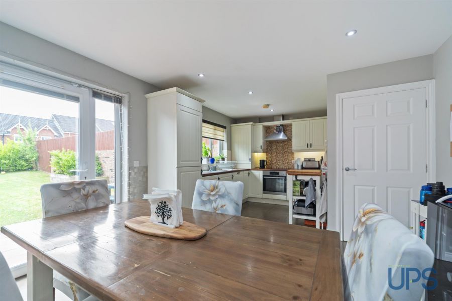 21 Lagmore View Way