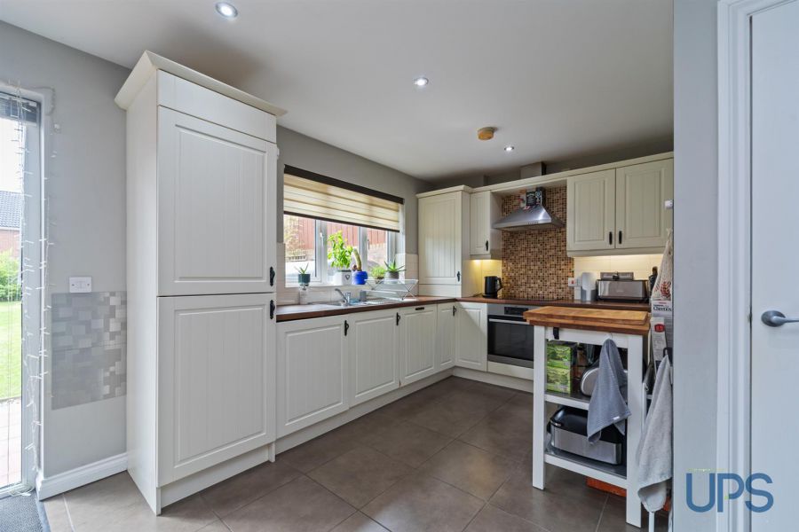 21 Lagmore View Way