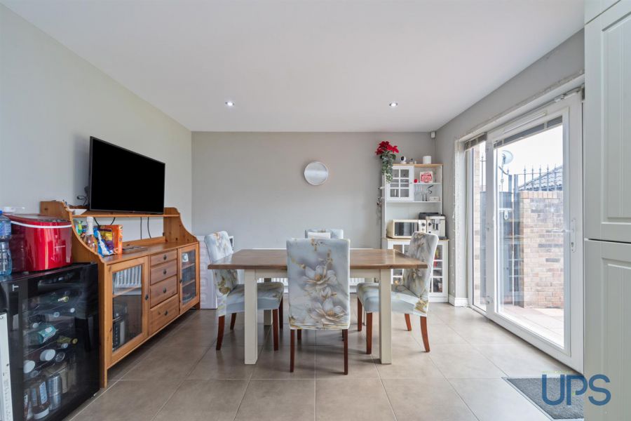 21 Lagmore View Way