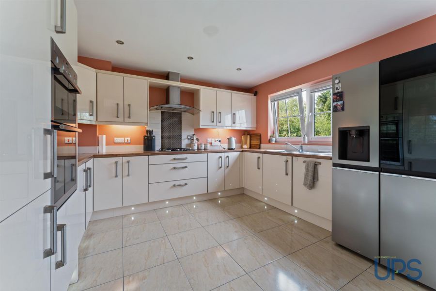 76 Lagmore View Road