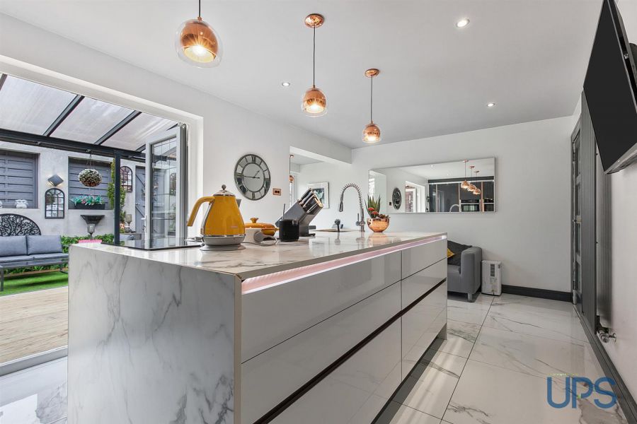 5 Kilmore Close